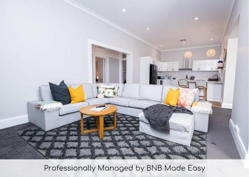 Orange House | The Byng House Grand and Central, Entertain 12