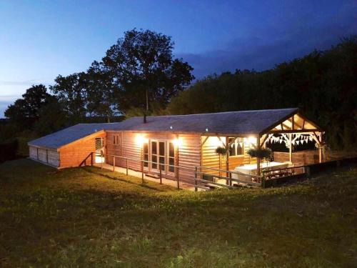 Cullompton Apartment | The Cabin at Tedburrow rural retreat perfect for couples