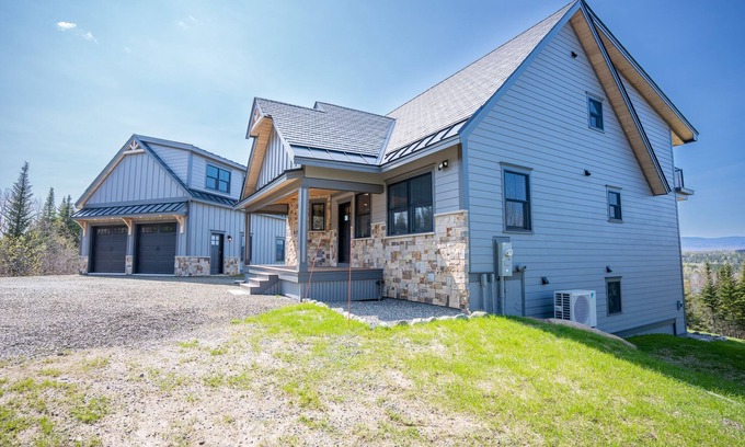 Rangeley House | The Cabin - idyllic views, close to town