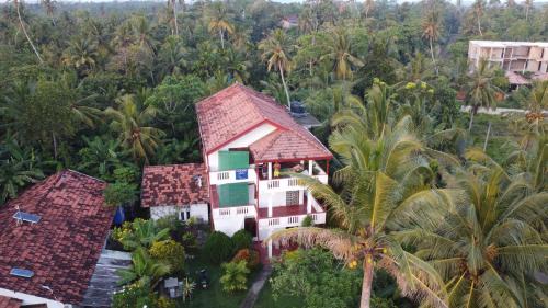 Midigama East House | The Calm Rest