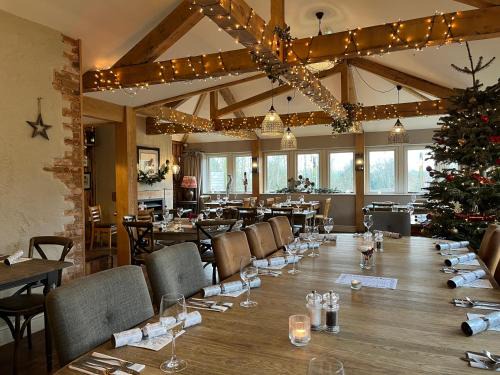 Burghclere Hotel | The Carpenters Arms