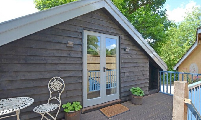 Badingham House | The Carter's Loft - One Bedroom House, Sleeps 2