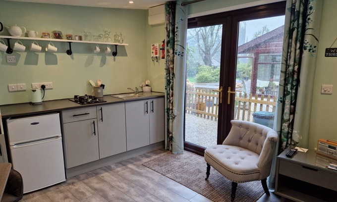 Redruth Ski Chalet | The Cedars