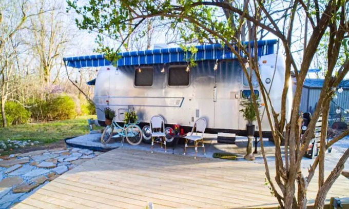 Bentonville - Fayetteville House | The Celesta - Beautiful 1971 Airstream and Patio
