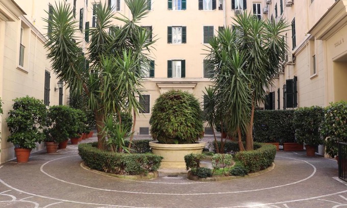 Prati Bed & Breakfast | The Center Of Rome B&B