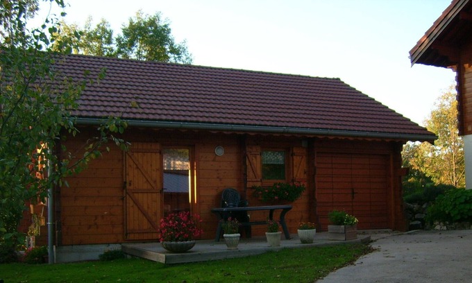 Les Chalesmes Ski Chalet | THE Chalesmes Pretty Holiday Chalet With ALL Comfort Close TO Nature