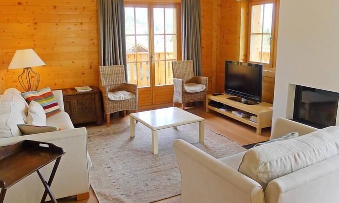 Ollon Ski Chalet | The chalet is located in Chesières, just next to Villars, 1.5km from the departure of the Roc d'Orsa