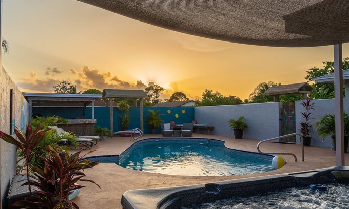 Royal Palm Beach House | THE CHARDONNAY LUXE Pool /Close Equestrian