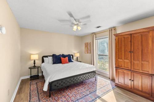 Senoia House | The Chestle House - Updated Ranch with 3 King Beds