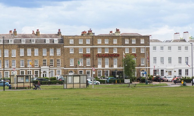Blackheath Hotel | The Clarendon Hotel - Blackheath
