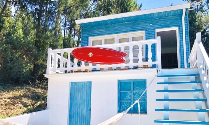 Manon House | The Cliffs - Bannanas Longboard