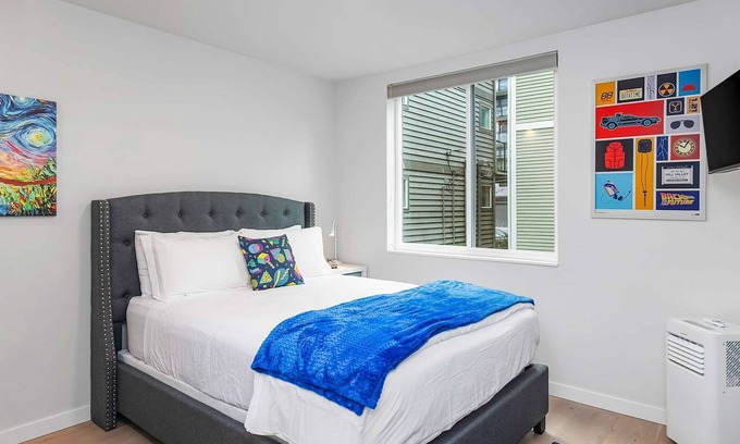 East Queen Anne Apartment | The Clock Tower Sweet Suite