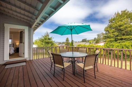 El Granada House | The Coastal Retreat Scenic Harbor Ocean Views Walk to Beach Restaurants