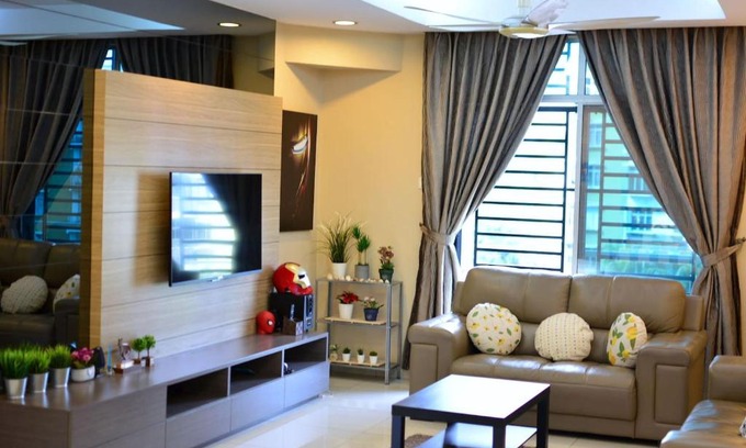 Central District Apartment | The Collector at Bayu Puteri Mid Valley 2 mins drive