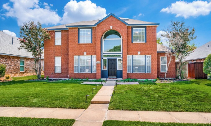 The Colony House | The Colony, 5 Bedrooms with Pool and extra room with twin trundle bed