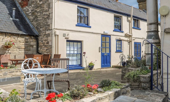 Swanage Apartment | THE COMPASS in Swanage