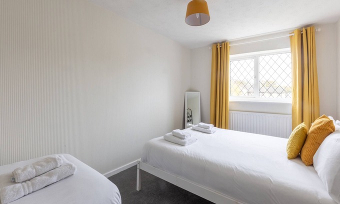 Witney House | The Conifers - lovely family home in Witney