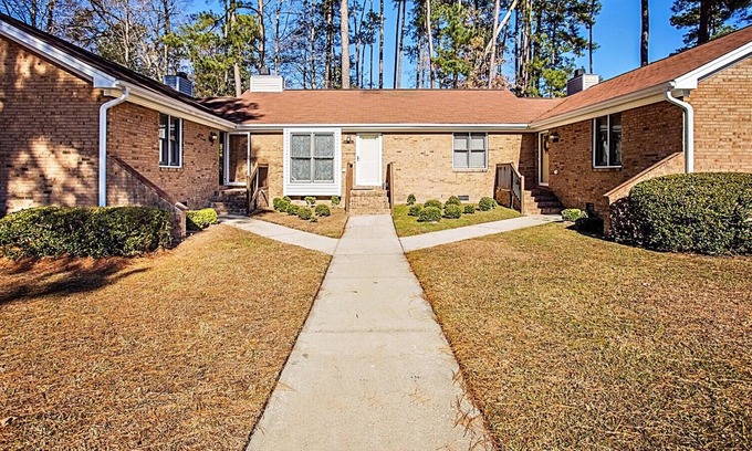 Fayetteville Cottage | The Coronation Guest House