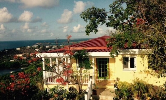 Red Hook Cottage | The 'Cottage' at Lion's Gate - Check for our Spring & Summer Specials