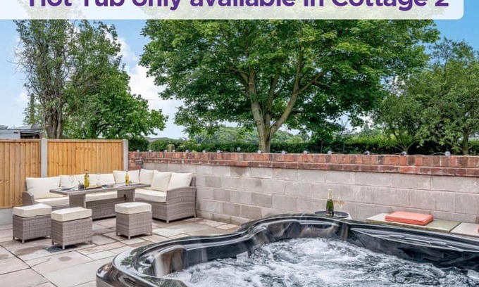 Lytham St. Anne's House | The Cottages at Ivy Farm by Charles Alexander Short Stay