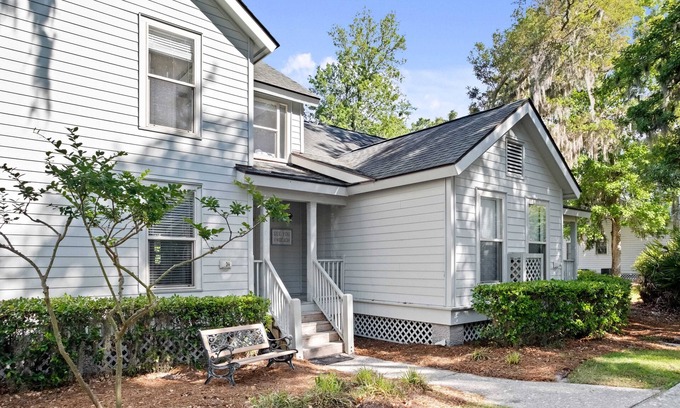 The Cottages Condo | The Cottages in Shipyard Golf Course & Lagoon Views private Beach Access!