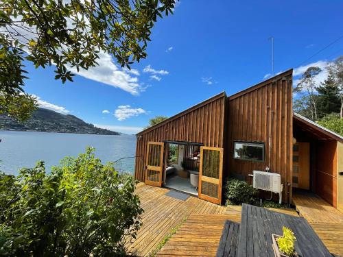 Dunedin Villa | The Cove Cabin - your quiet escape