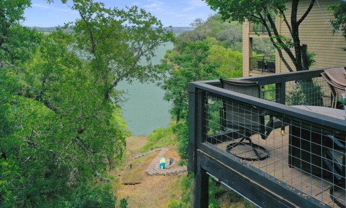 Spicewood Apartment | The Cove Lakehouse in Spicewood