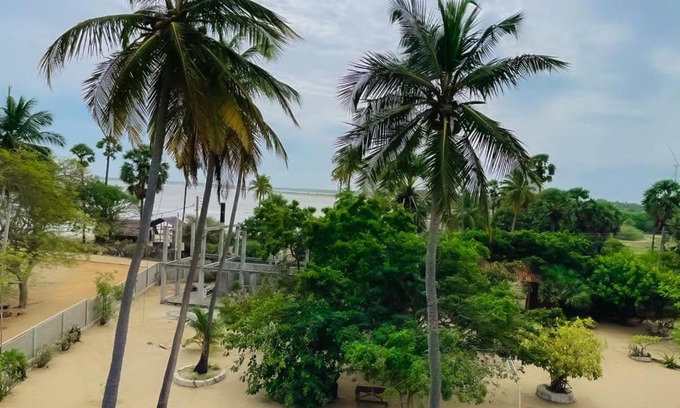 Kudawa Hotel | The Crab Beach Resort
