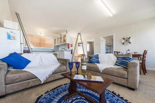 Lancelin House | The Cray Pot - Centre of it all