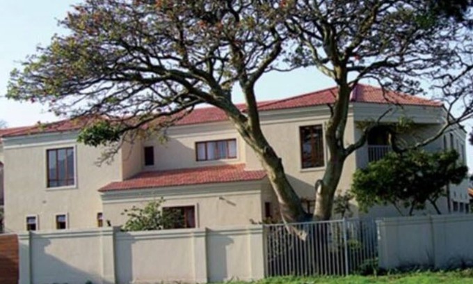 Pinelands House | The Crescent