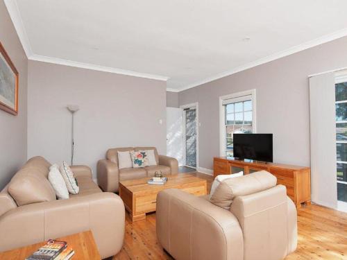 Fingal Bay House | The Croft Cosy Beach House with Aircon and only 270m to the Beach
