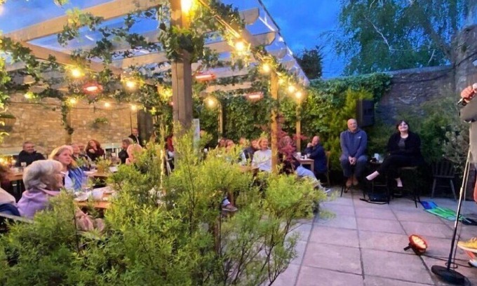 Rode Hotel | The Cross Keys