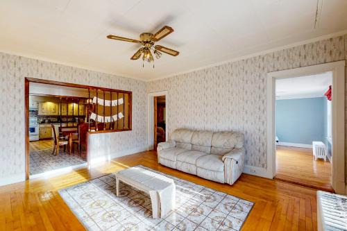 Madawaska House | The Crown of Maine on Main