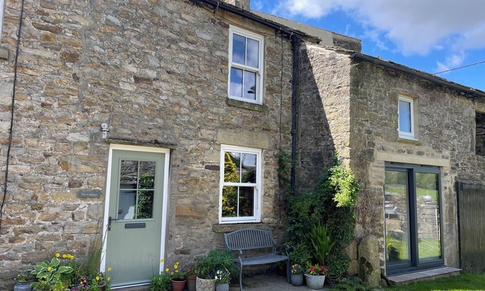 Langthwaite Cottage | THE CURLEWS, pet friendly, character holiday cottage in Langthwaite
