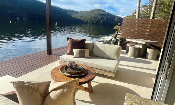 Cottage Point House | The Deckhouse, Cottage Point. Waterfront Adults Retreat.