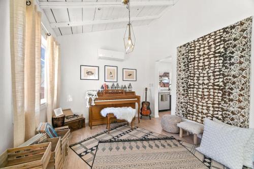 Joshua Tree House | The Desert Nomad Retreat in Joshua Tree Village