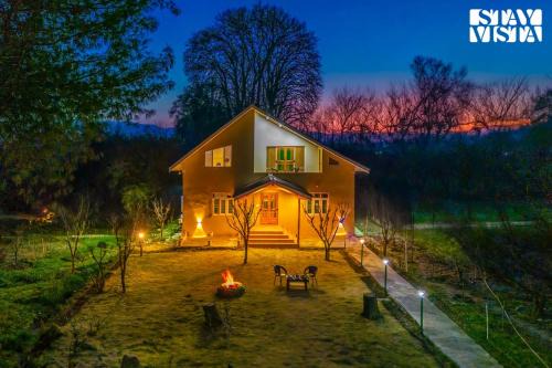 Gulmarg Villa | The Dewan Bagh with Heater at Srinagar by StayVista