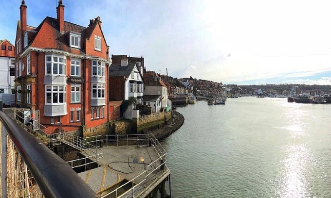 Whitby Hotel | The Dolphin