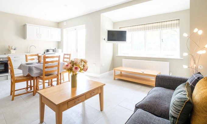 Leiston Cottage | The Dower Cottage - sleeps 4 guests in 2 bedrooms