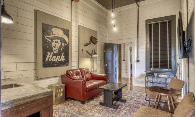 Brenham Hotel | The downtown Brenham Schoolhouse Hotel, Suite 4