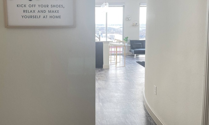 Cedars Apartment | The Downtown Charmer w/ a beautiful VIEW!