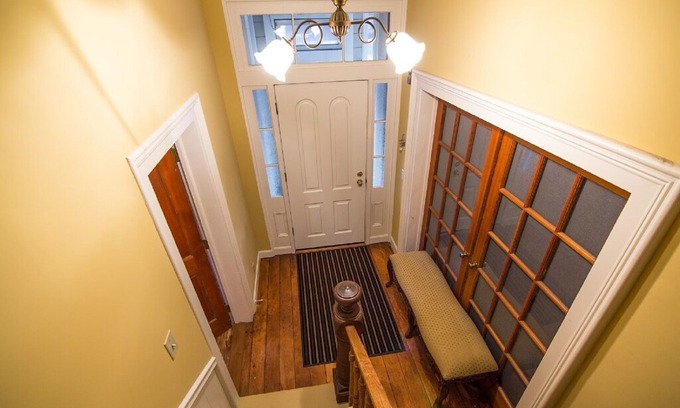 Downtown House | The Downtown House, 5br Historic Downtown Truckee, newly remodeled, free parking