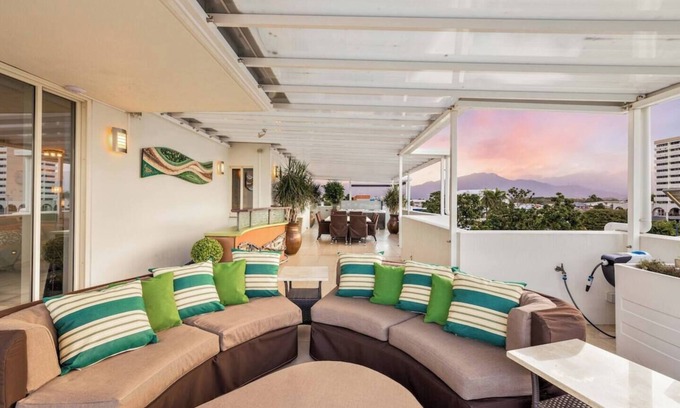 Cairns Apartment | The Dreamscape Sea View Serenity on the Esplanade