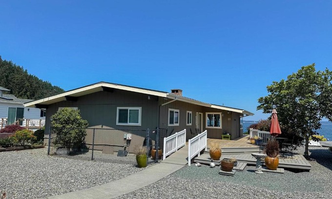 Coupeville House | The Eagle's Eye Beach House