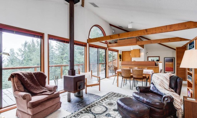 Otis House | The Eagle's Nest