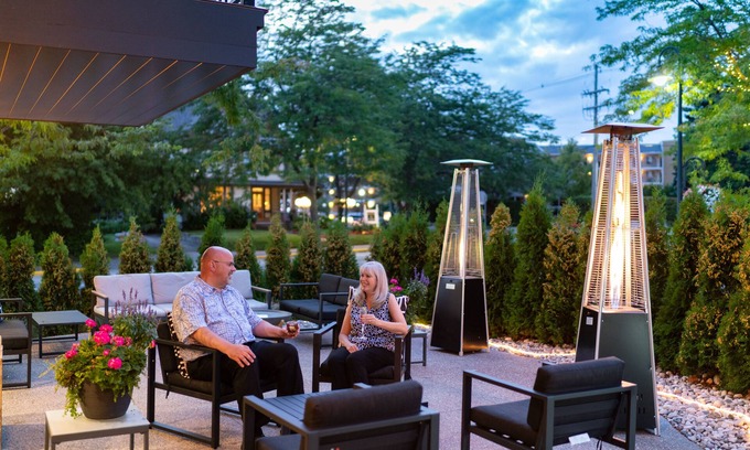 Charlevoix Hotel | The Earl