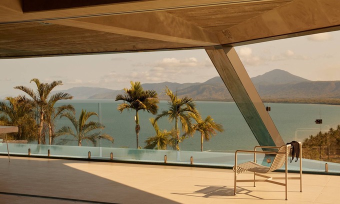 Port Douglas Villa | 'The Edge' Port Douglas - A luxury unique experience