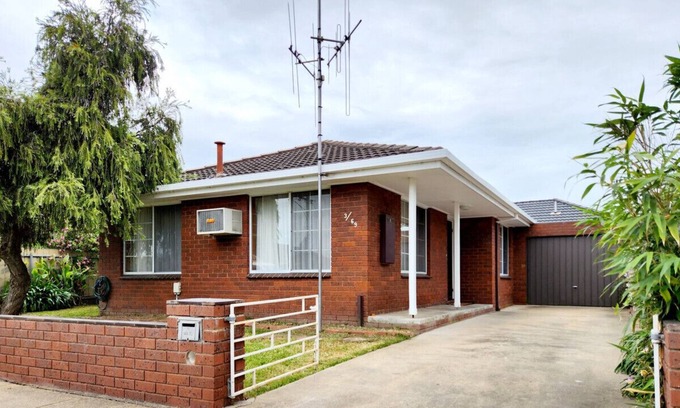 Shepparton House | The Edward - Central Unit