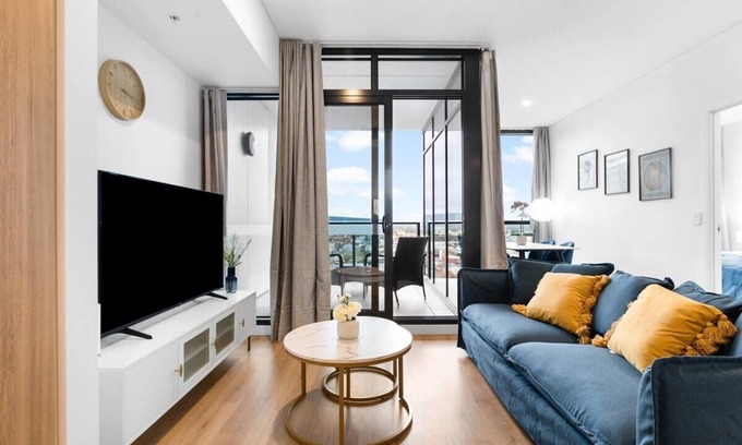 Adelaide Central Business District Apartment | The elegant 1BR CBD Apt - City view - Parking