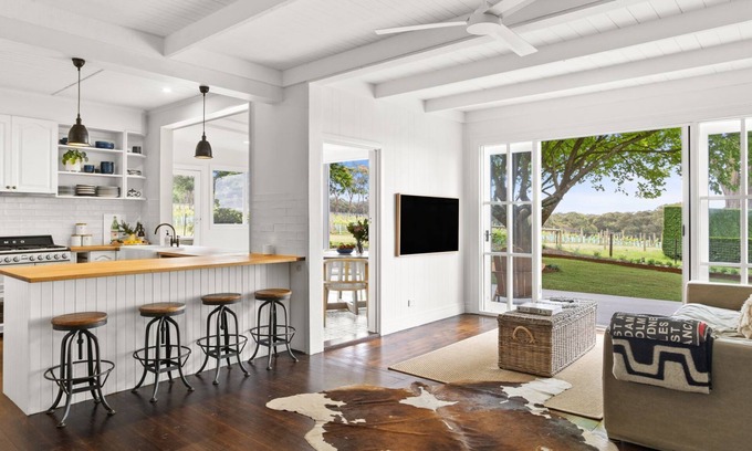 Red Hill House | The Elm RED HILL Getaway in the country